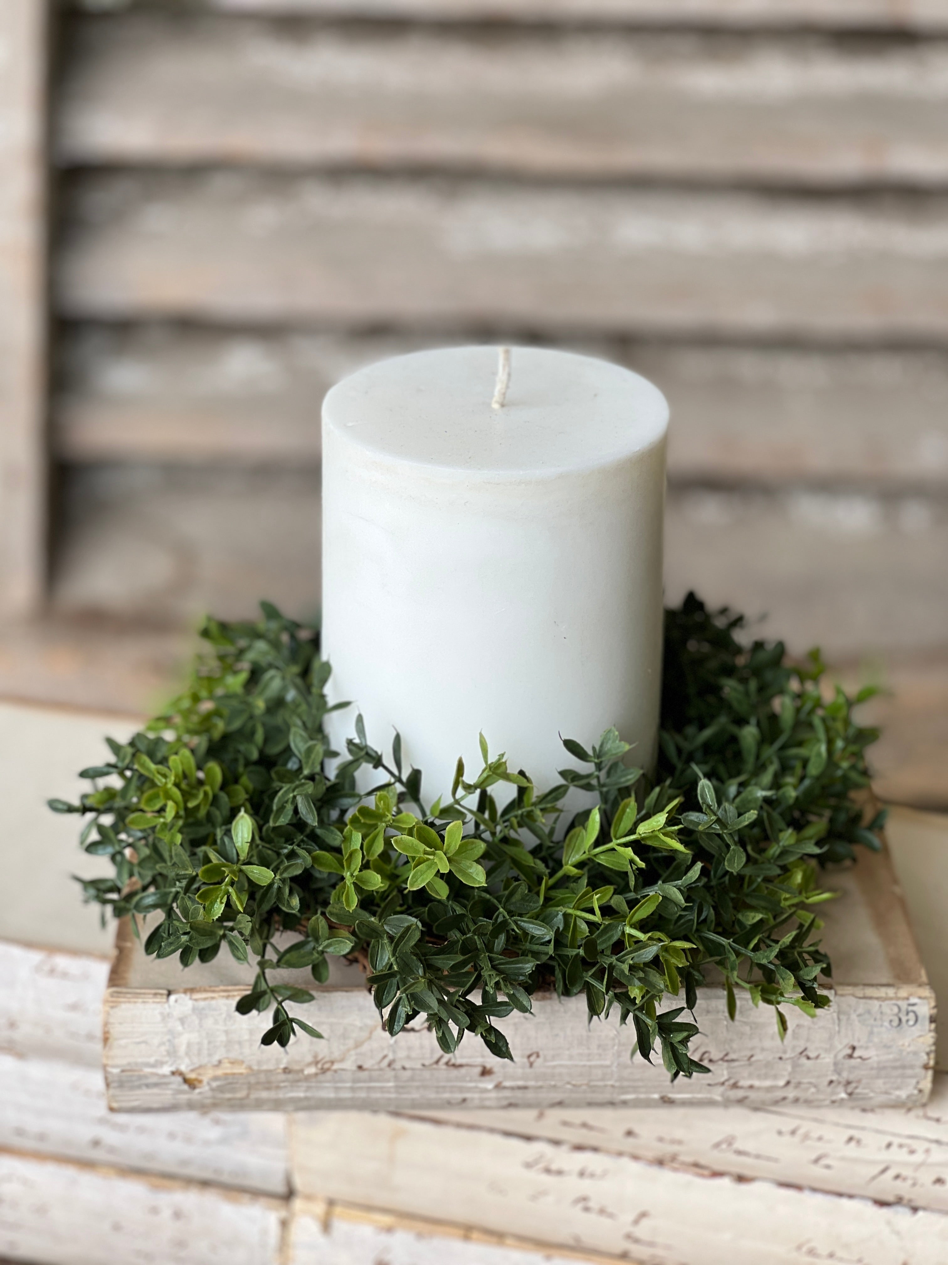 New England Boxwood Candle Ring